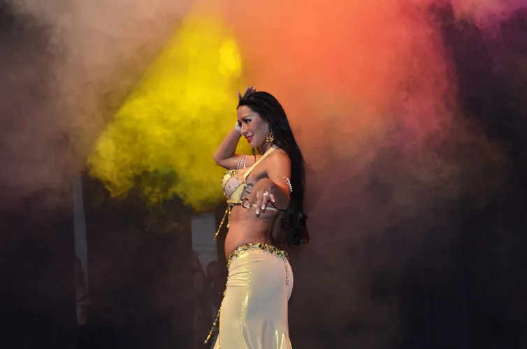 Bailarina-y-Maestra-de-Danza-del-Vientre
