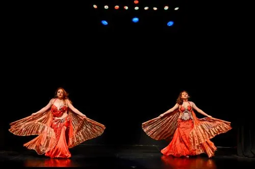 Famosos TV - Nayra danza arabe
