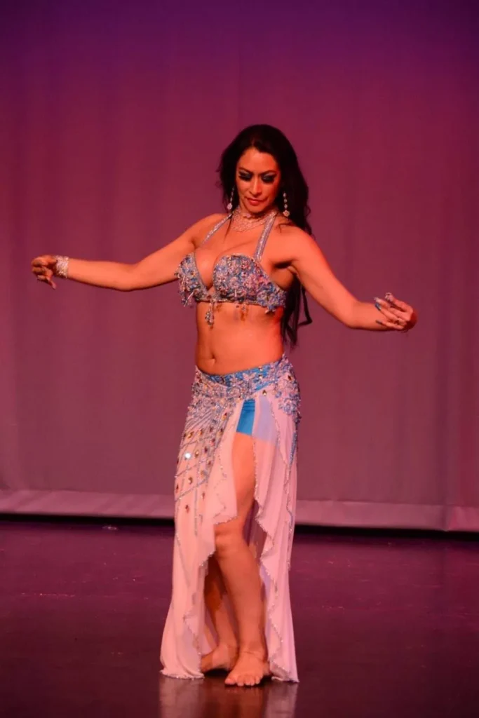 Danza-Arabe-Nayra-22-2-e1569199914590