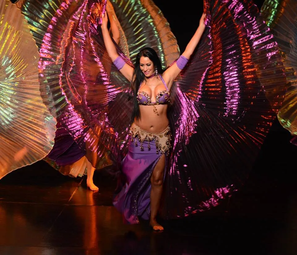 Show de danza árabe de Nayra para eventos