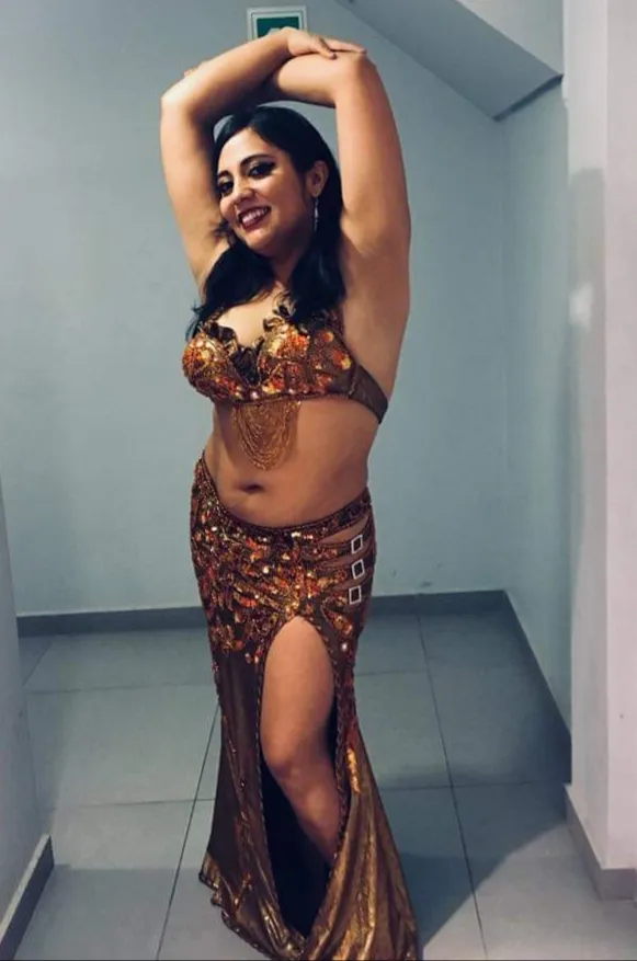 CAROLINA ILLANES — alumna de danza árabe